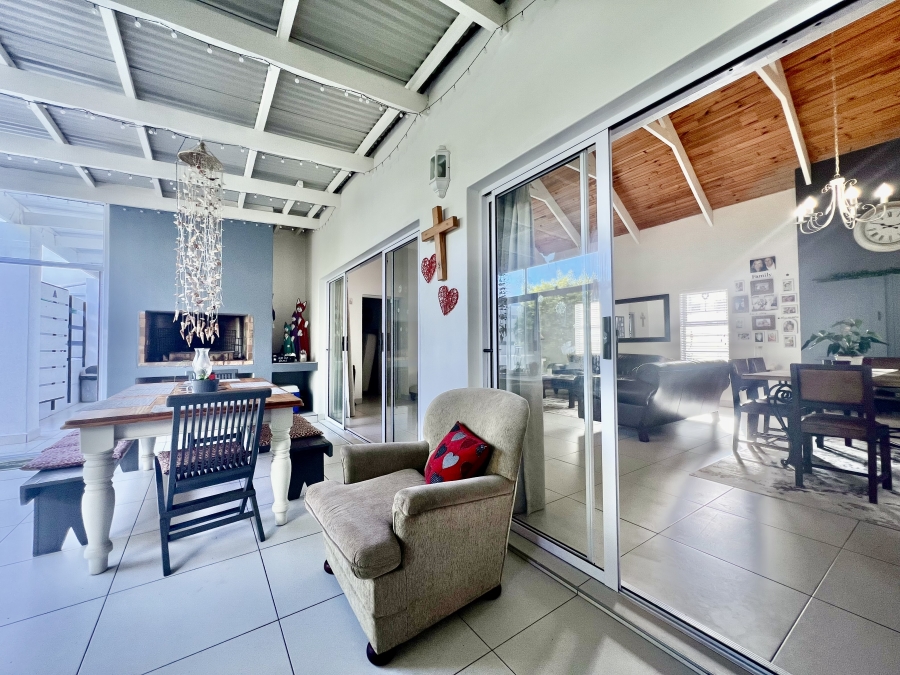 4 Bedroom Property for Sale in The Cove Western Cape